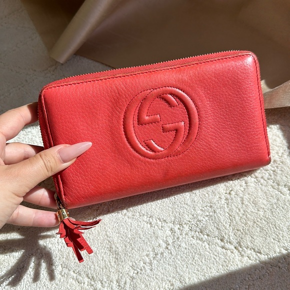 Gucci Handbags - Gucci Pink Leather Zip Wallet